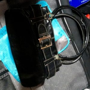 Cute lil black purse